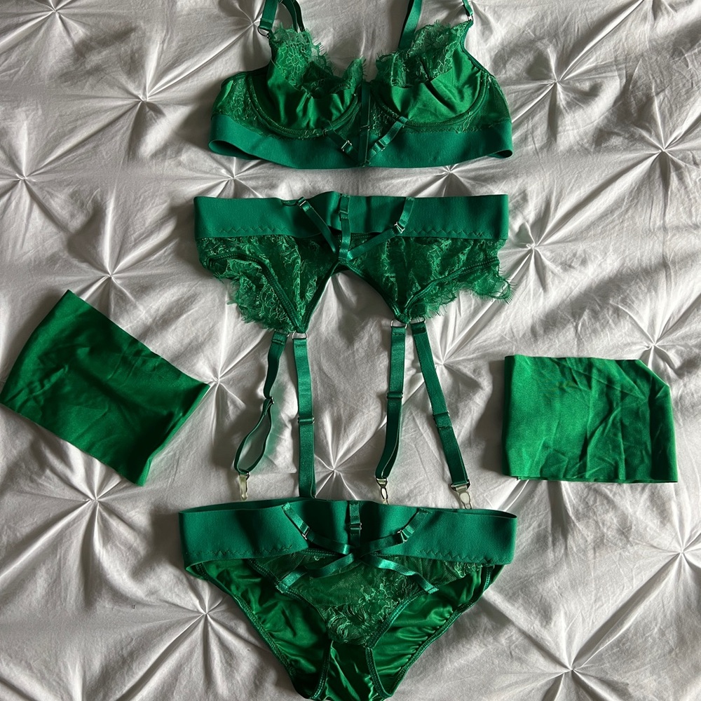 Elegant Green Lace Lingerie Set New Size S
